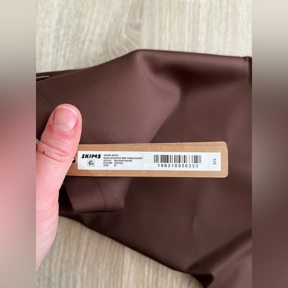 NWT Skims Body High Waisted Mid Thigh Shorts BO-SHO-9552W Cocoa - Medium - Picture 5 of 8